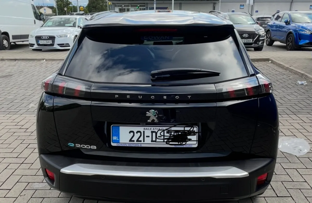 22 Peugeot e-2008 - Image 3