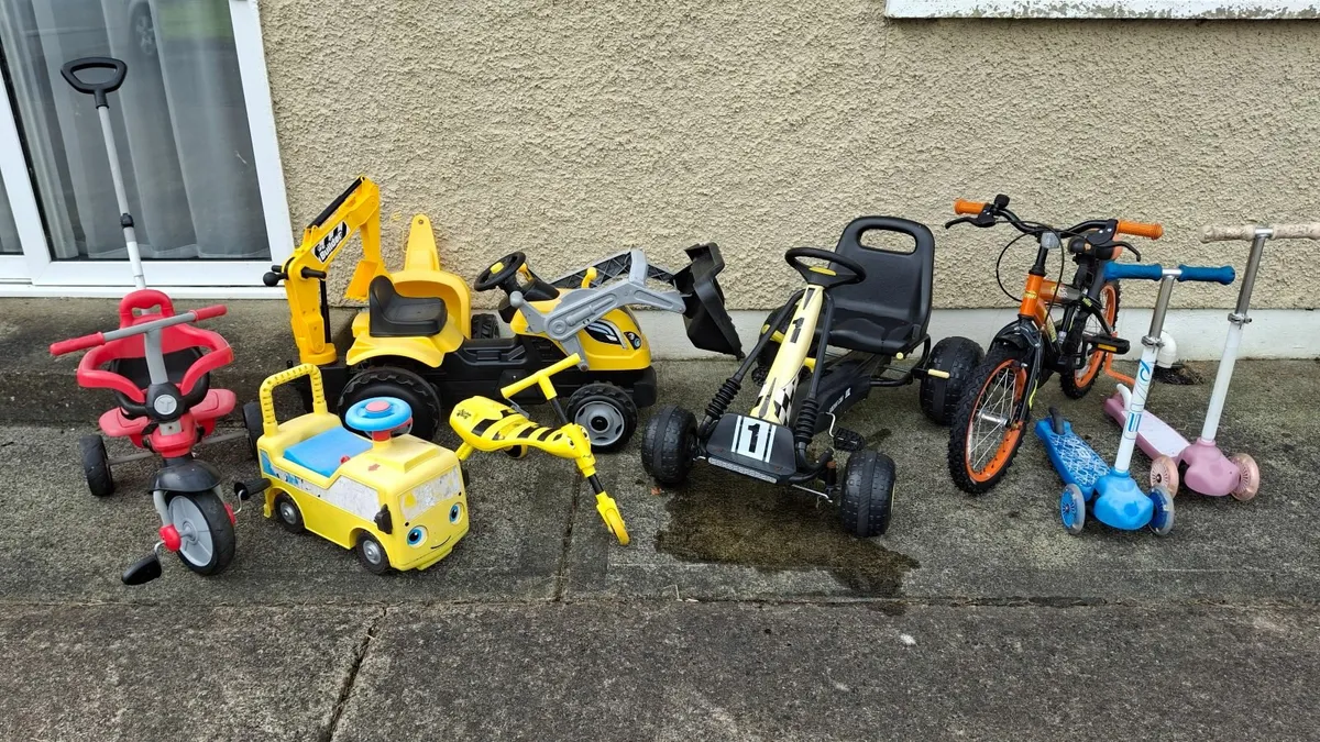 Outdoor toys - Image 1