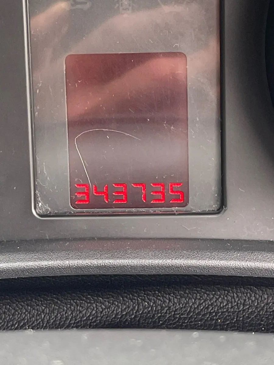 Car - Image 3