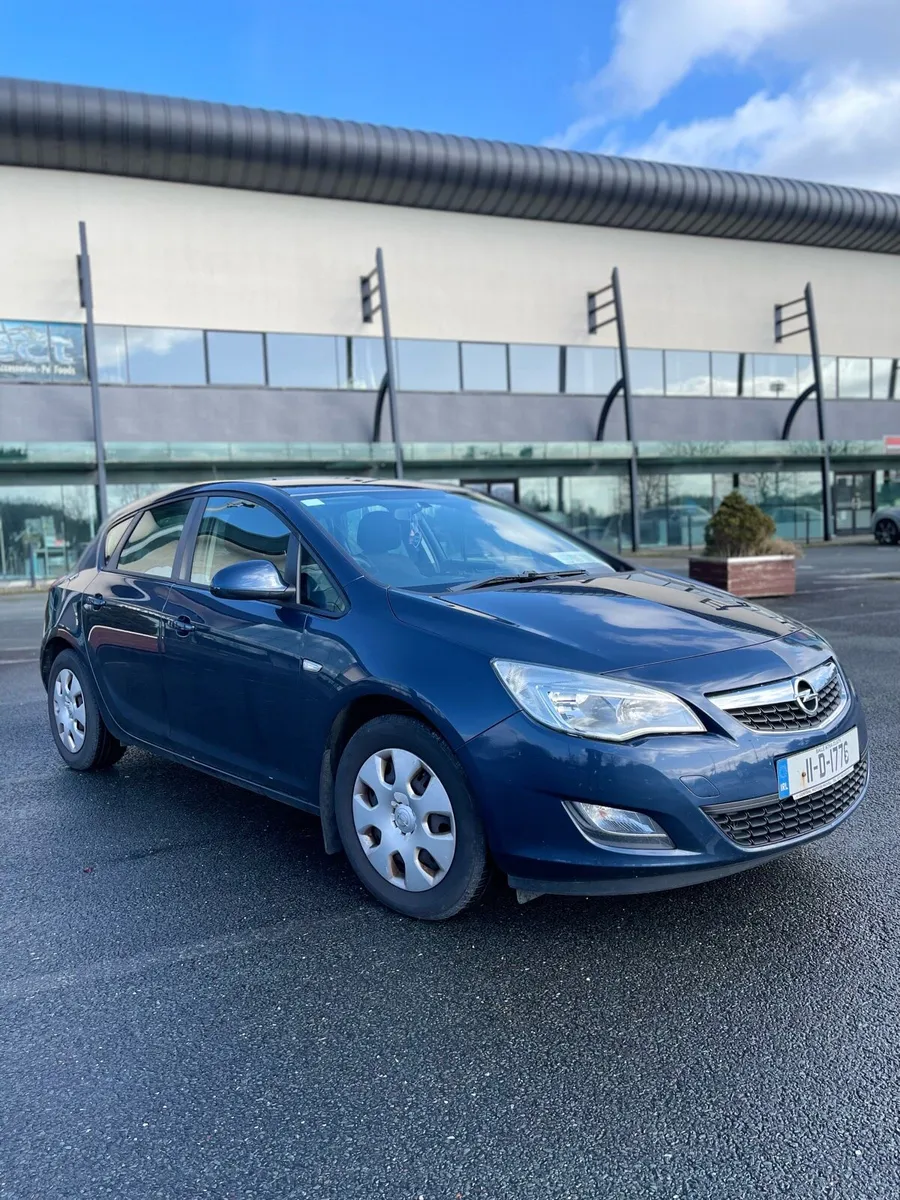 Car - Image 1