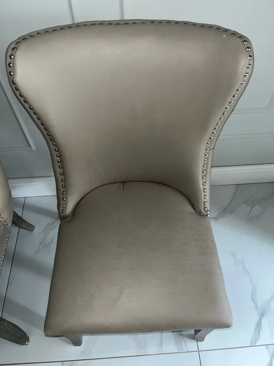 6 beige leather kitchen chairs - Image 2