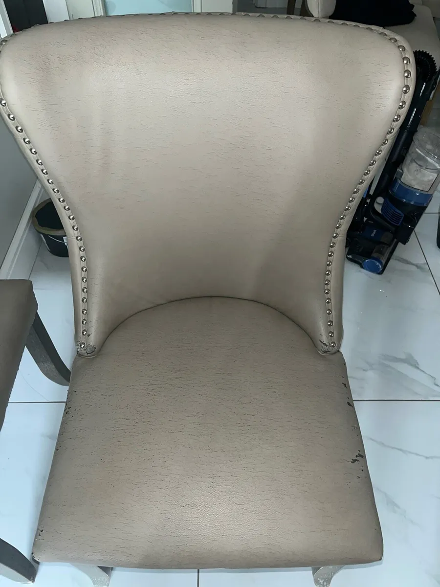 6 beige leather kitchen chairs - Image 3