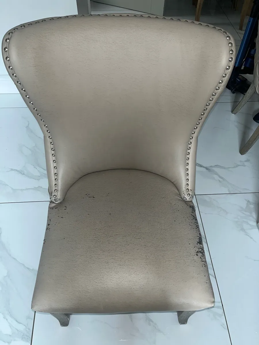 6 beige leather kitchen chairs - Image 4