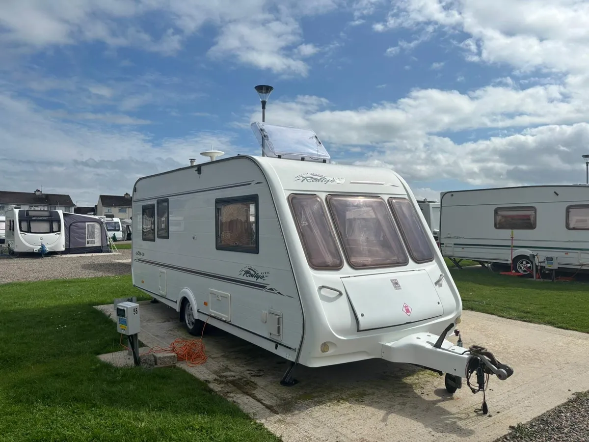 Lightweight 5/6 berth Compass with Air Awning - Image 3