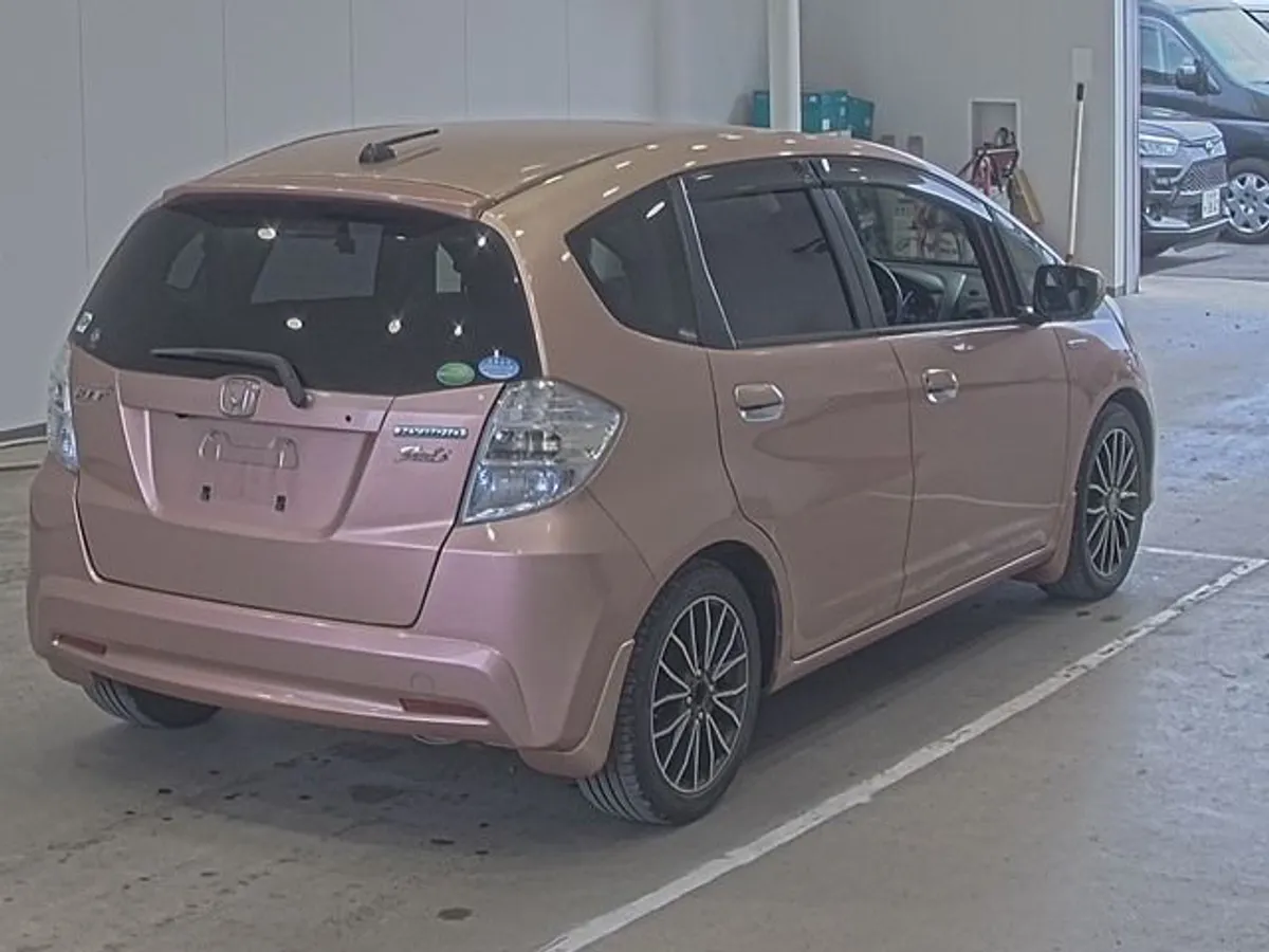 2012 Honda Fit 1.3 Hybrid Automatic - Image 2