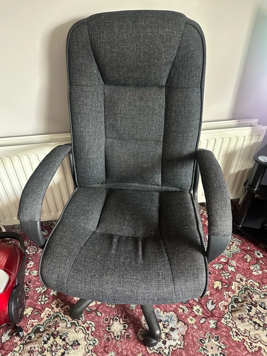 Office chair - Image 1