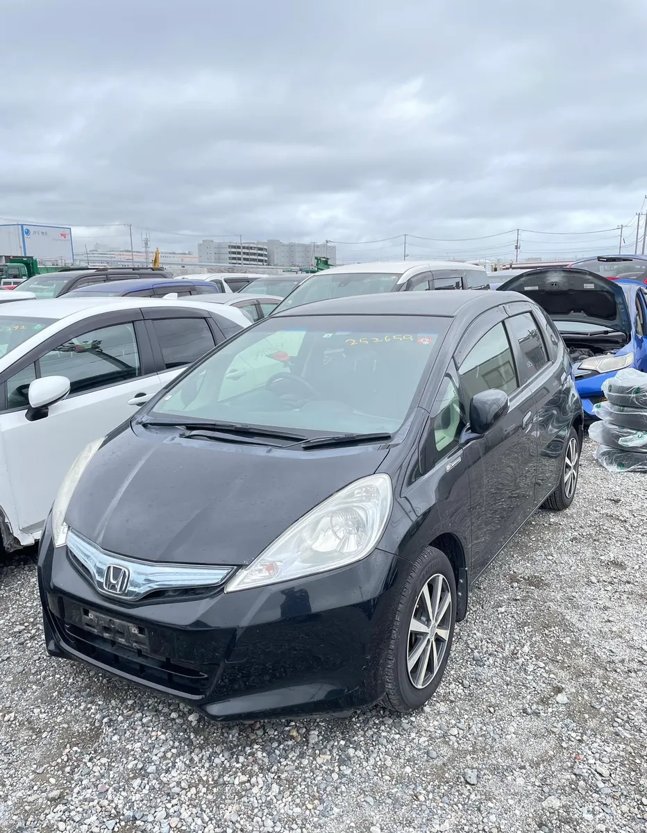 2012 Honda Fit 1.3 Hybrid Auto LOW KMS - Image 1