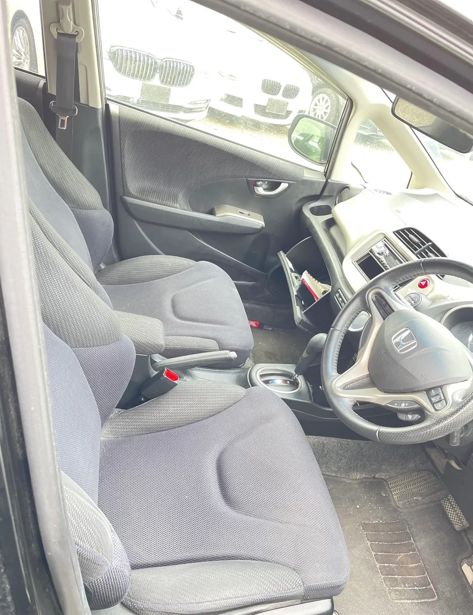 2012 Honda Fit 1.3 Hybrid Auto LOW KMS - Image 3
