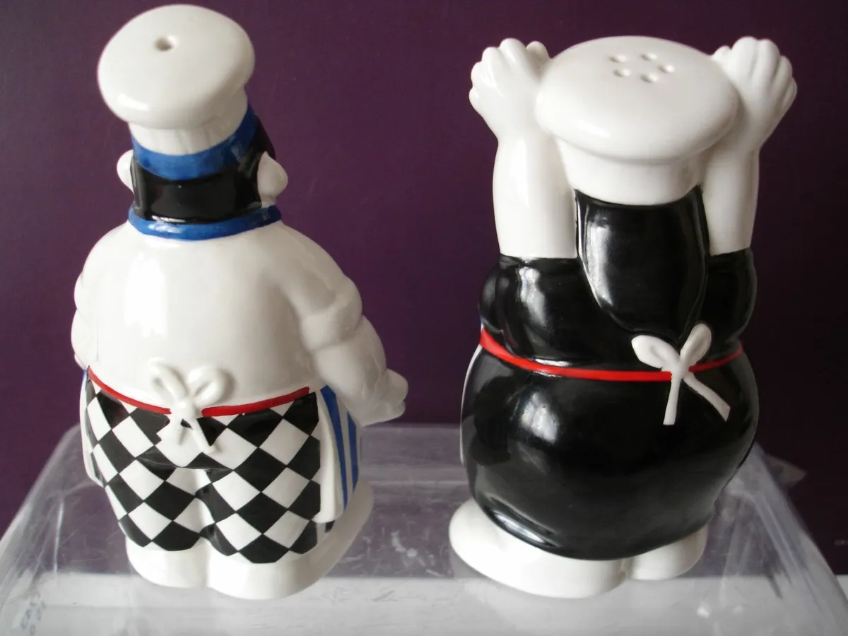 Mr/ Mrs Lo Salt Ceramic  Salt / Pepper Shakers - Image 2