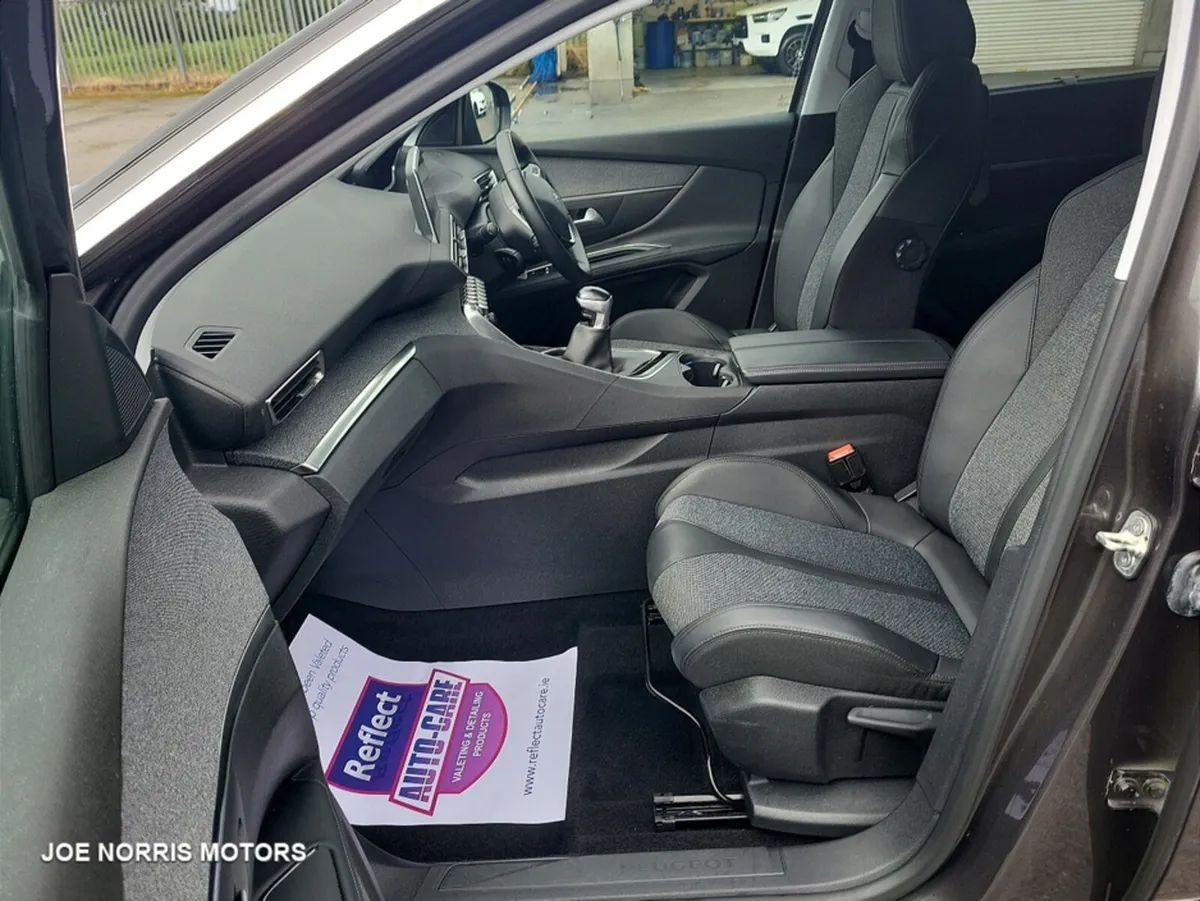 Peugeot 5008 ALLURE 1.5 BLUE HDI 130 - Image 4