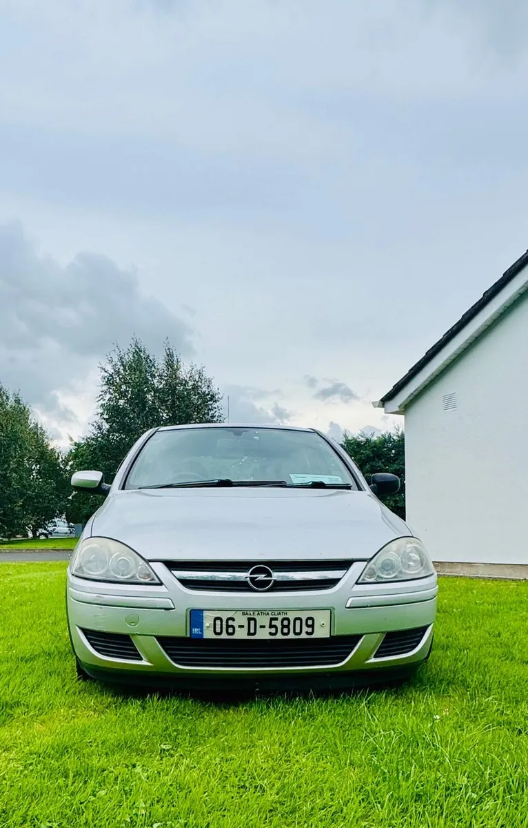 Car and motors - Image 1
