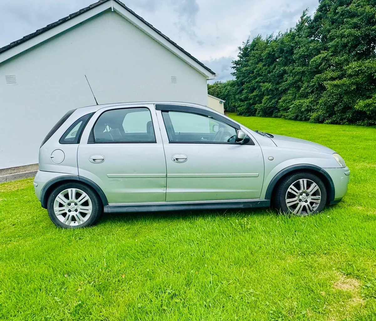 Car and motors - Image 2