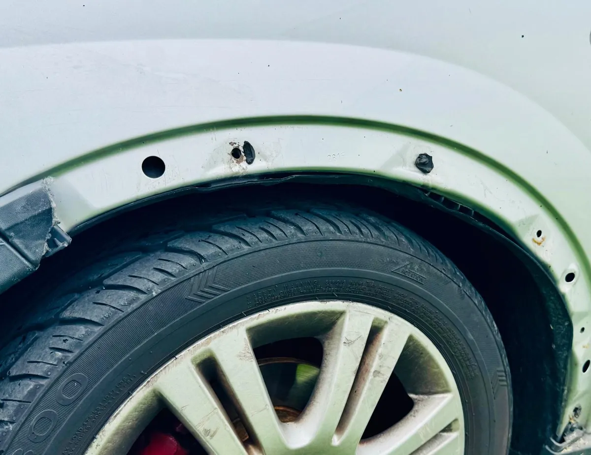 Car and motors - Image 4