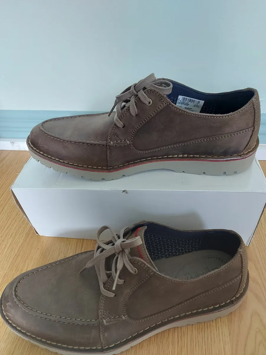Clarks waterproof mens shoes - Image 1