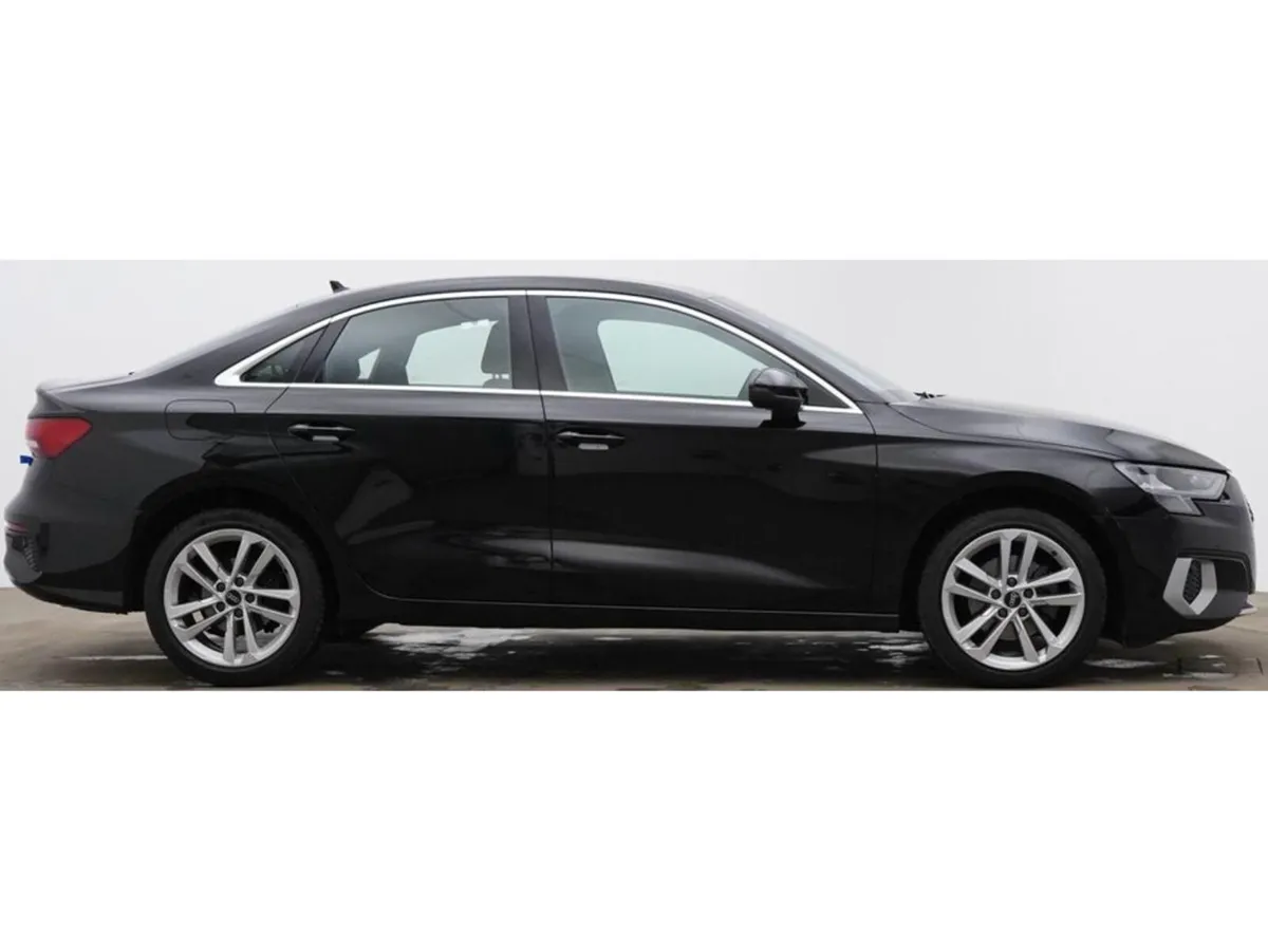 Audi A3 SPORT 35 TDI S-A - Image 2