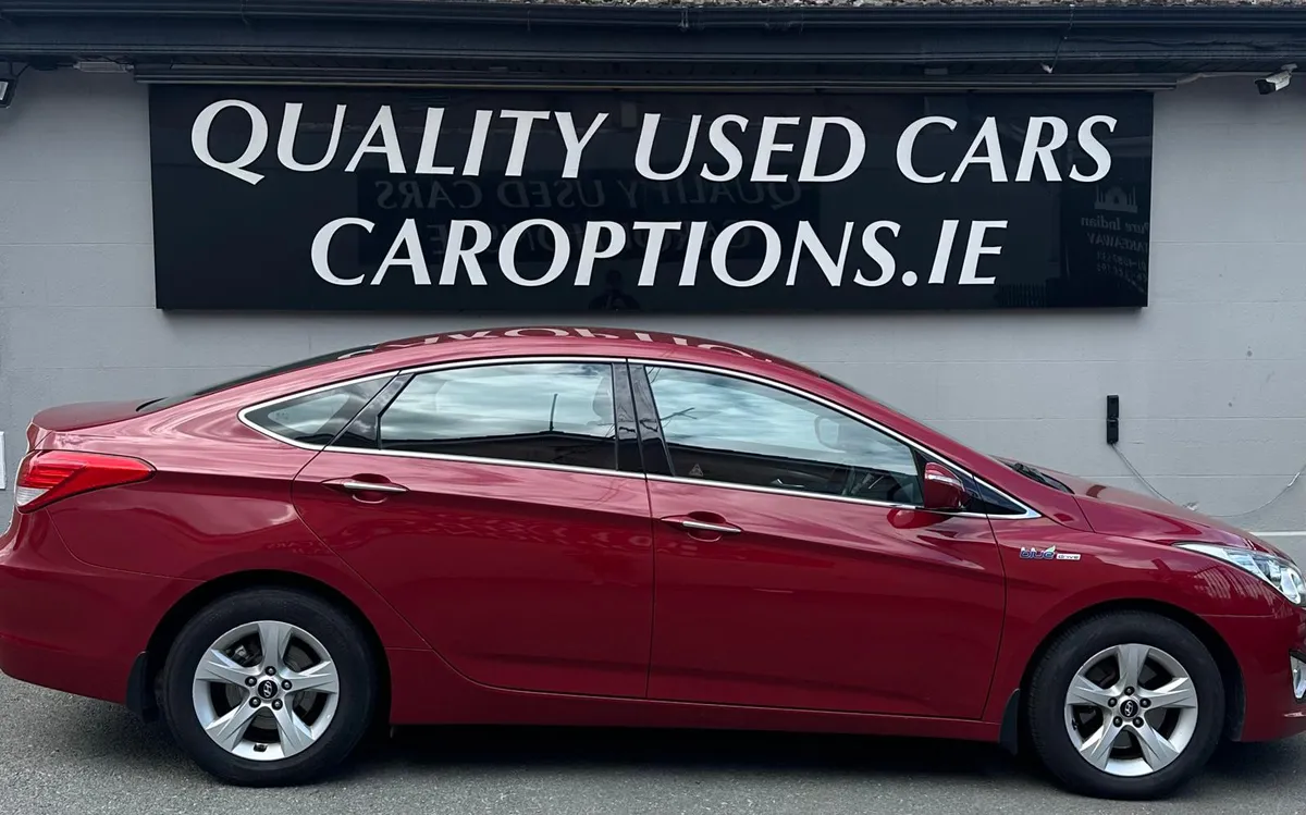 HYUNDAI I40 EXECUTIVE 4DR//JUST SERVICED// - Image 1