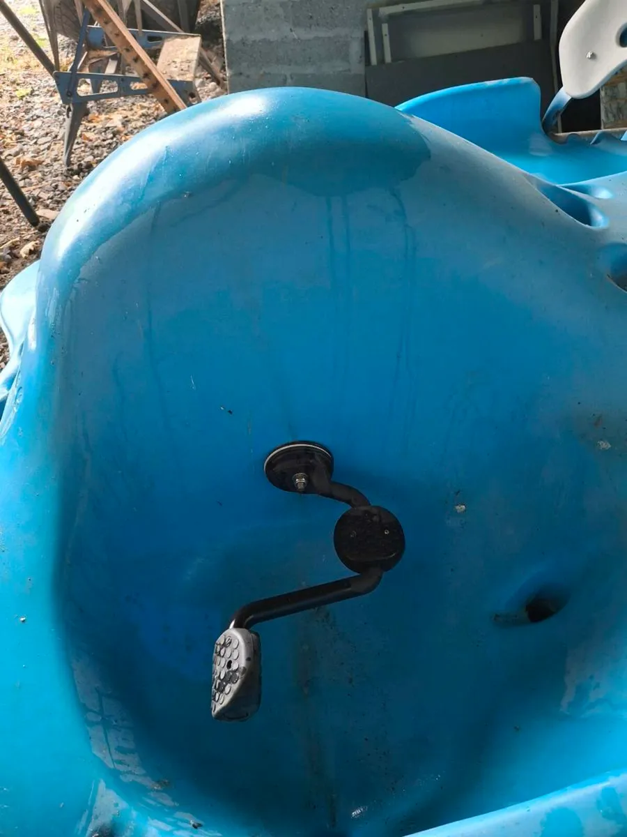 Future Beach WaterBee pedal boat *DEPOSIT PAID * - Image 4