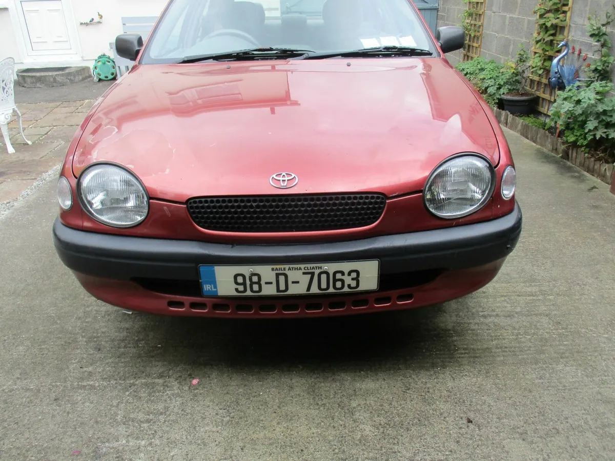 Toyota Corolla 1998 - Image 1