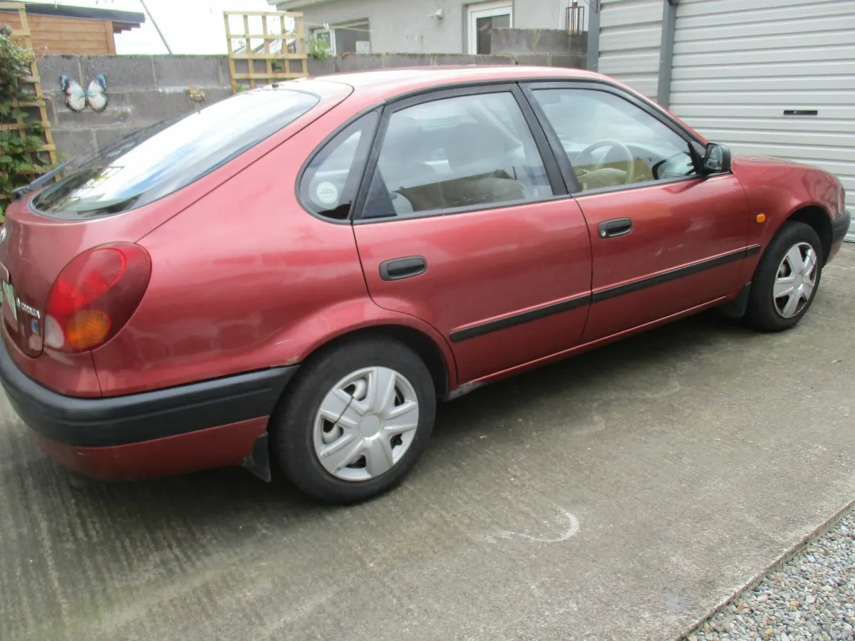 Toyota Corolla 1998 - Image 2