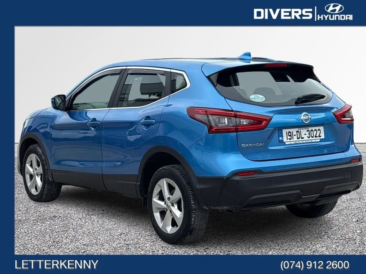Nissan Qashqai Acenta Premium - Image 2
