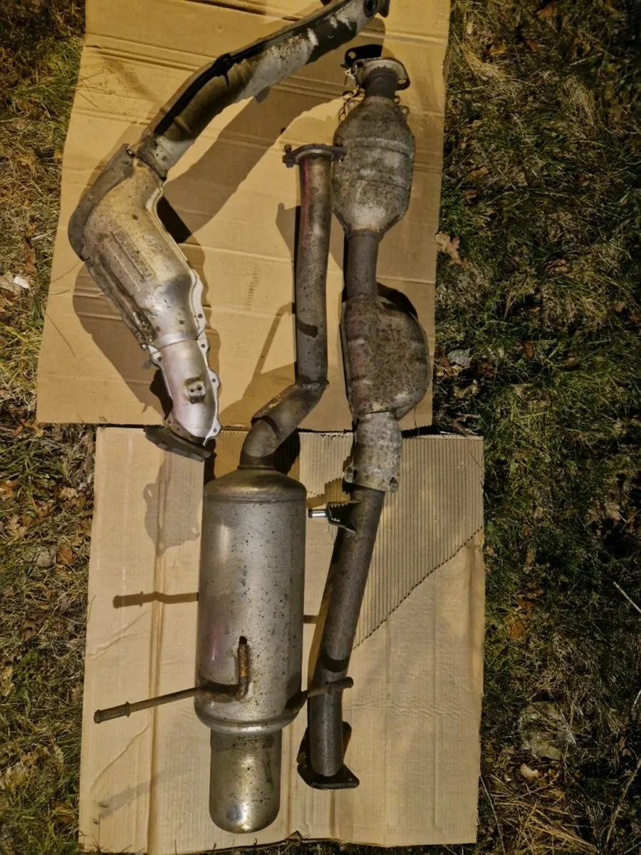Subaru impreza exhaust system and jdm boot - Image 1