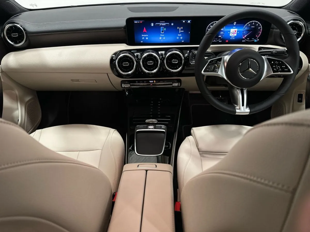 Mercedes-Benz CLA Cla180 Coupe Progressive Line E - Image 4
