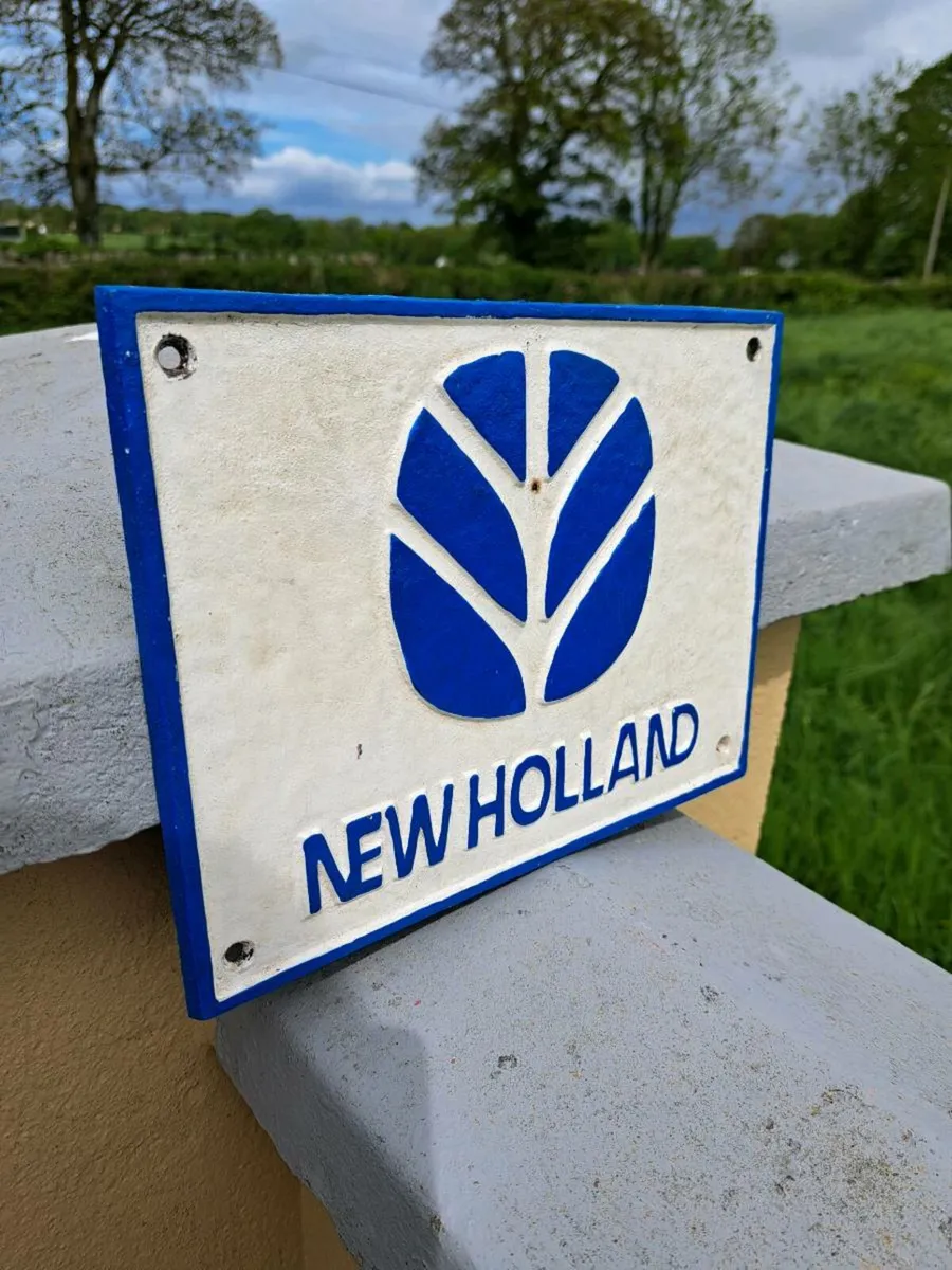 Newhollond cast iron sign - Image 2