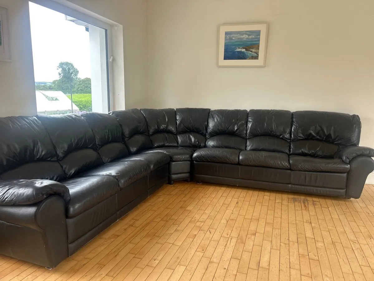 Large second hand  Italian  leather corner sofa - Image 1