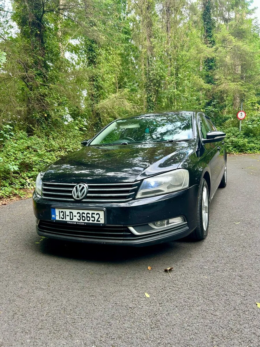 2013 Volkswagen Passat - Image 1
