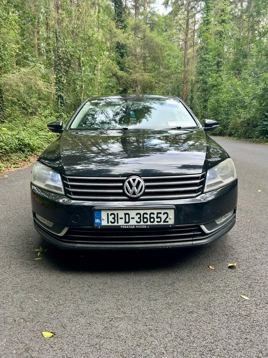 2013 Volkswagen Passat - Image 2