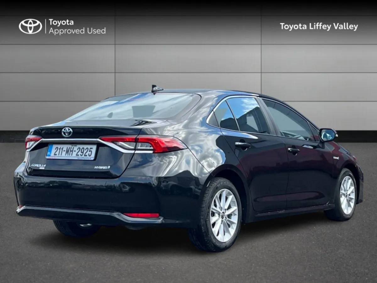 Toyota Corolla LUNA SALOON 4DR AUTO HYBRID - Image 2