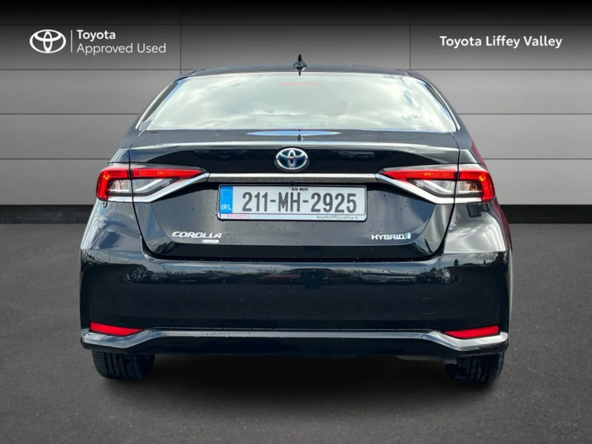 Toyota Corolla LUNA SALOON 4DR AUTO HYBRID - Image 4