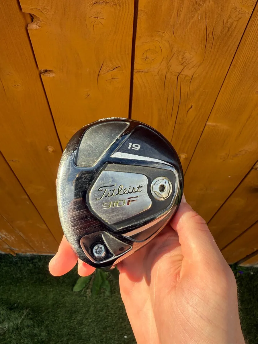 Left Handed Titleist 19 degree Hybrid - Image 3