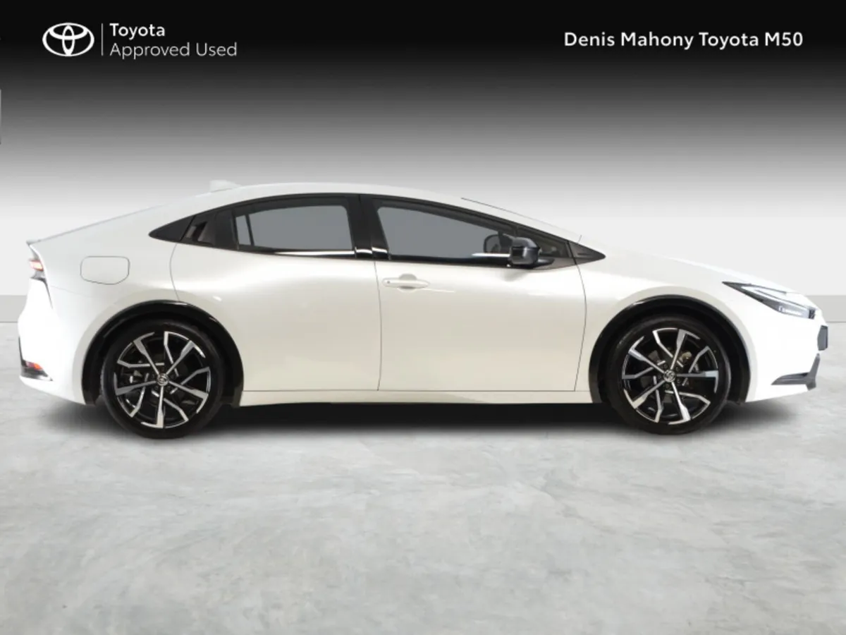 Toyota Prius Plug-In Hybrid - Image 3