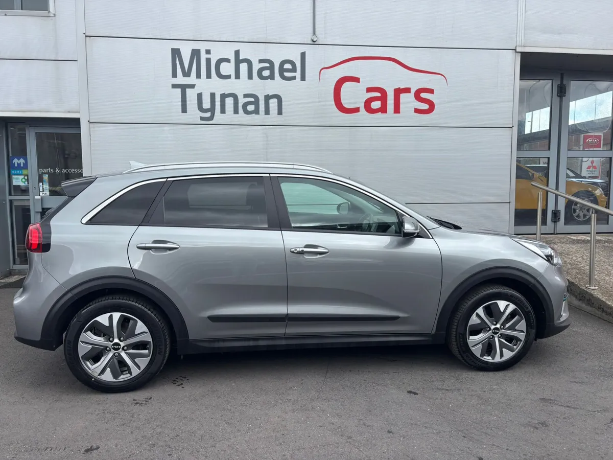 Kia E Niro 64KWH, 1/2 Leather, Camera, CarPlay - Image 2