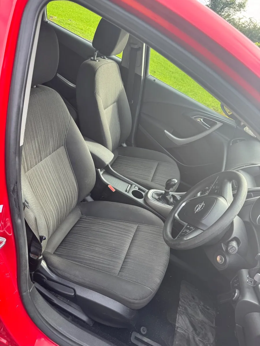 Opel Astra 2012 - Image 3