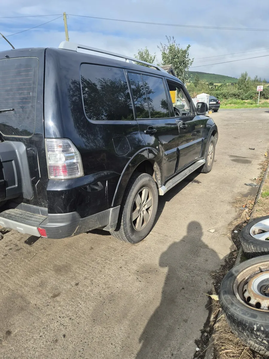 Mitsubishi Pajero - Breaking only - Image 3