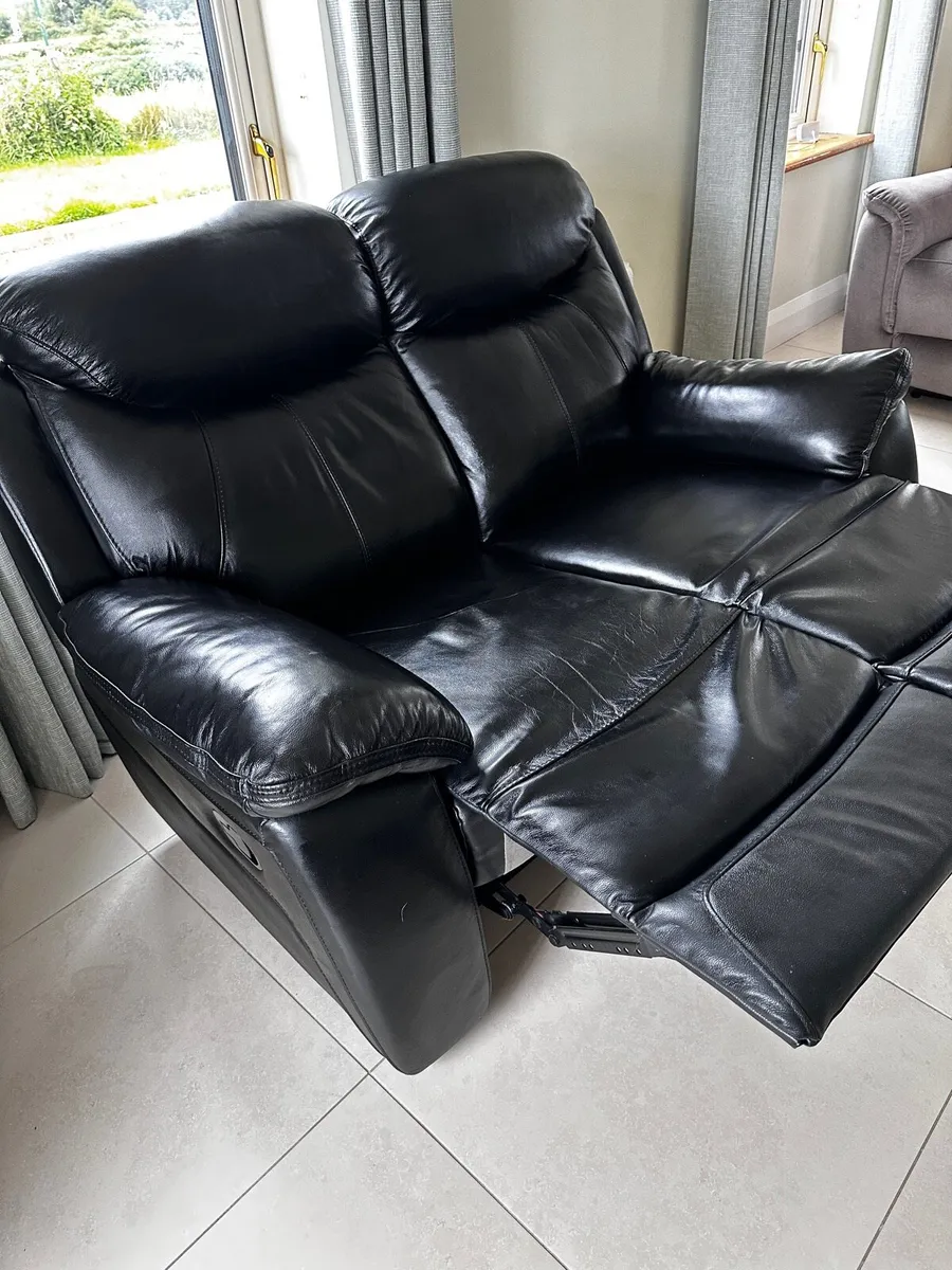 Leather recliner two seater - Image 3