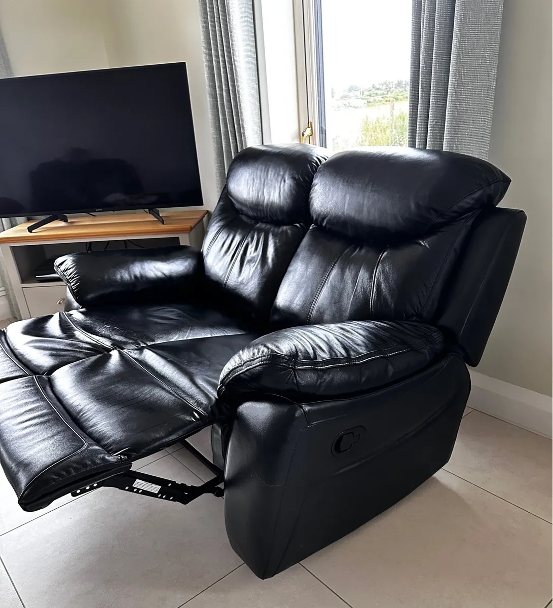 Leather recliner two seater - Image 4