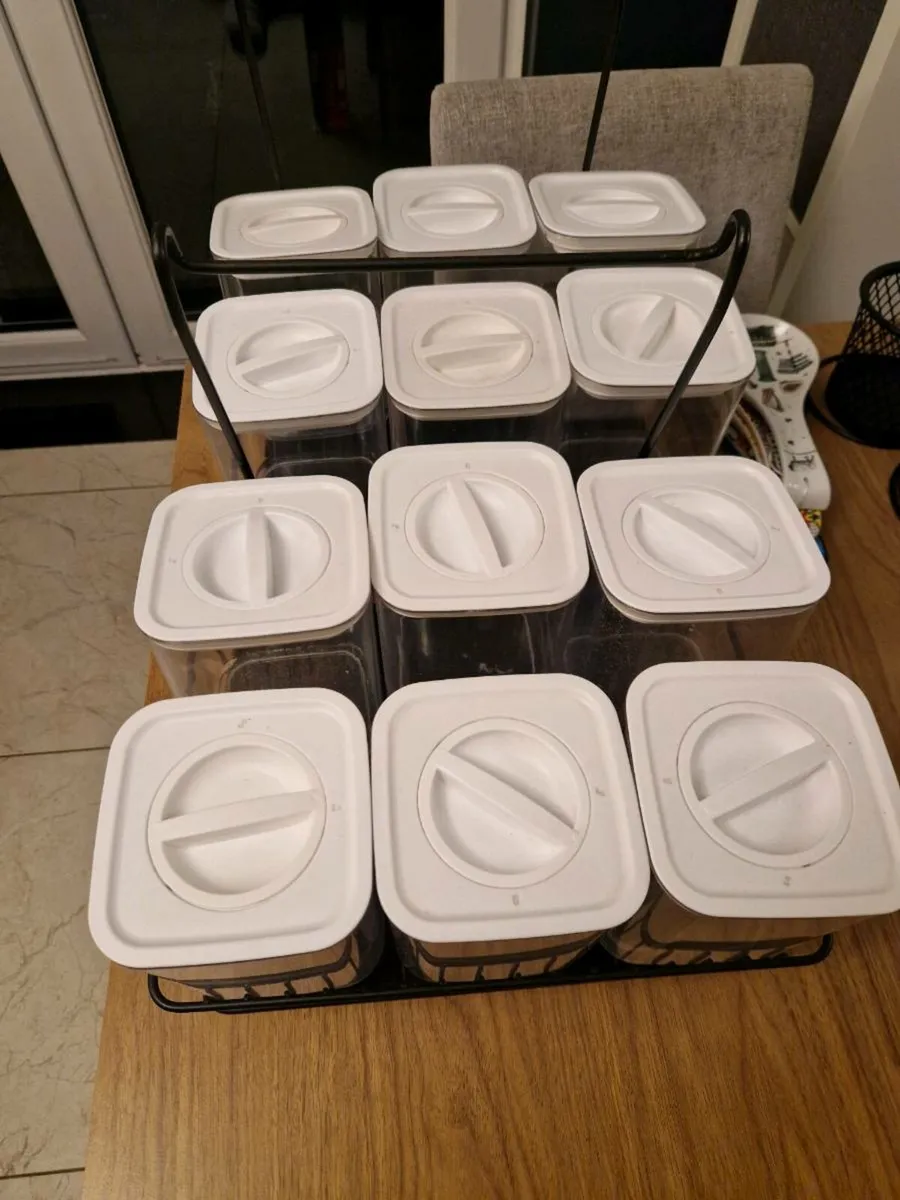 Storage boxes and hanging rail - Image 2