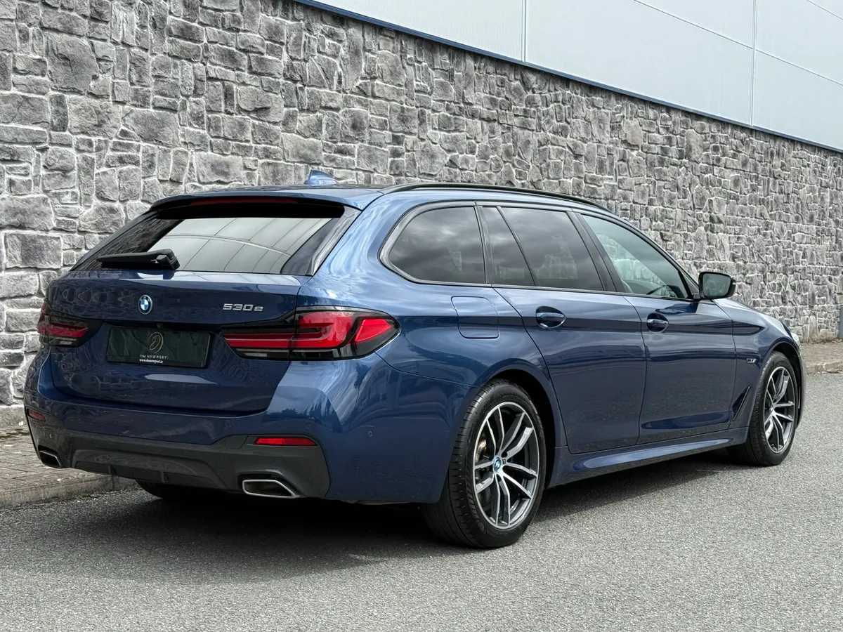 2022 BMW 530e M Sport Touring G31 FSH - Image 2