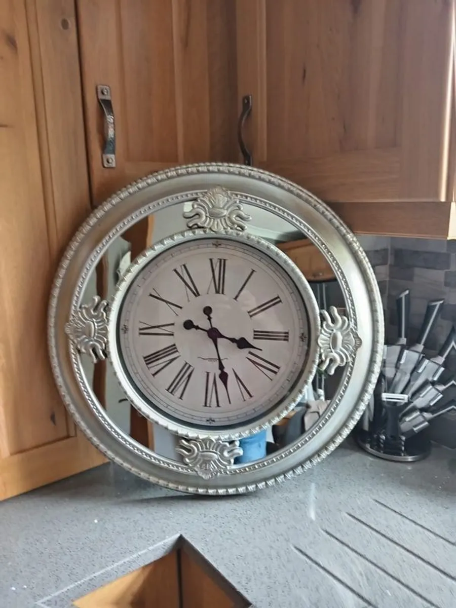 wal clock - Image 1