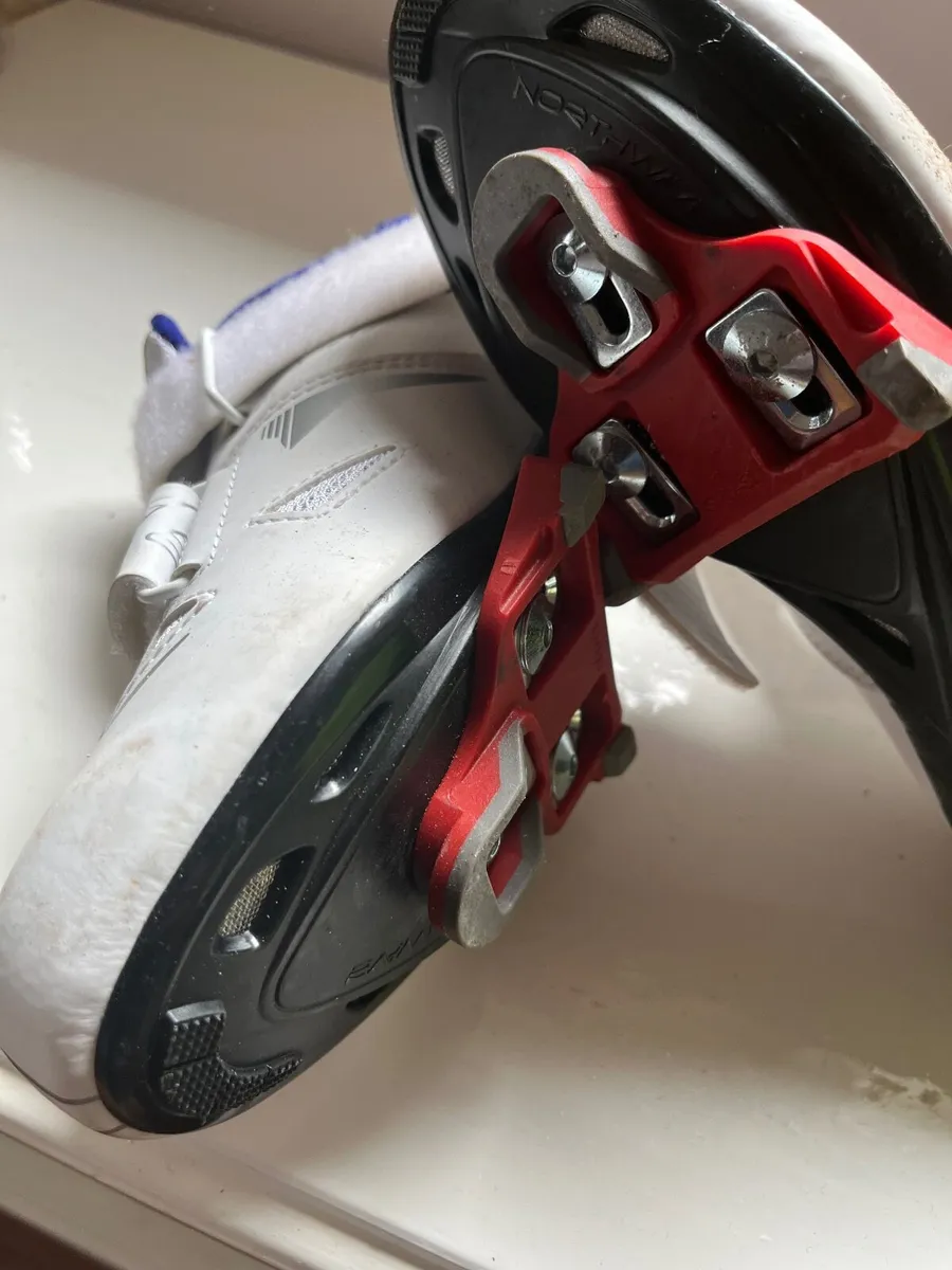 Cycling shoes - Image 3
