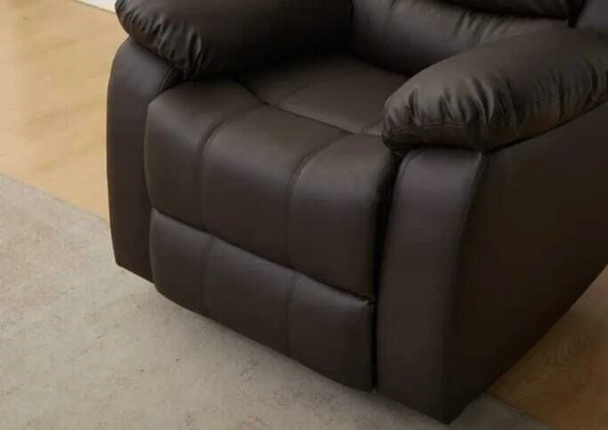 FINAL UNITS Bargain Recliner Chair Black & Brown - Image 4