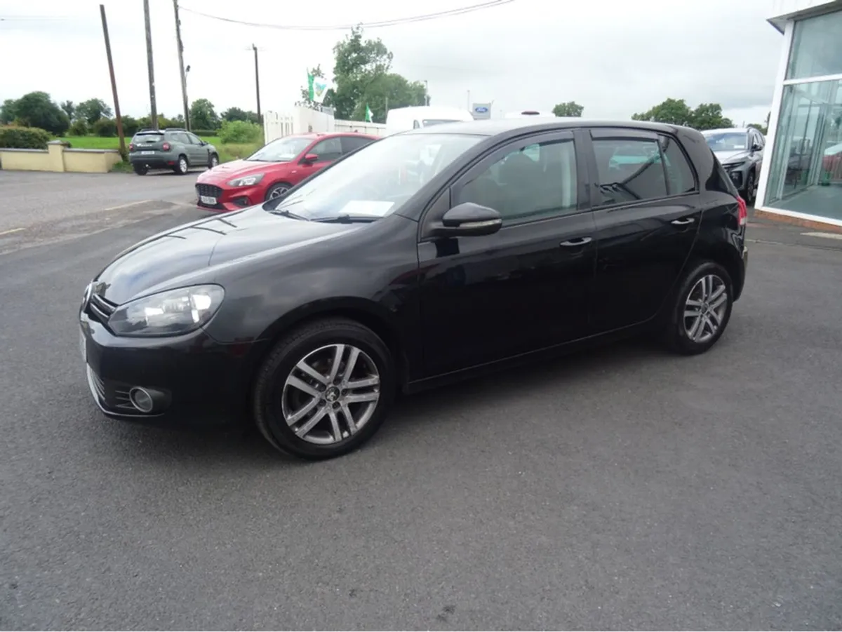 Volkswagen Golf Trendline 1.6 TDI Manual 5speed 9 - Image 2
