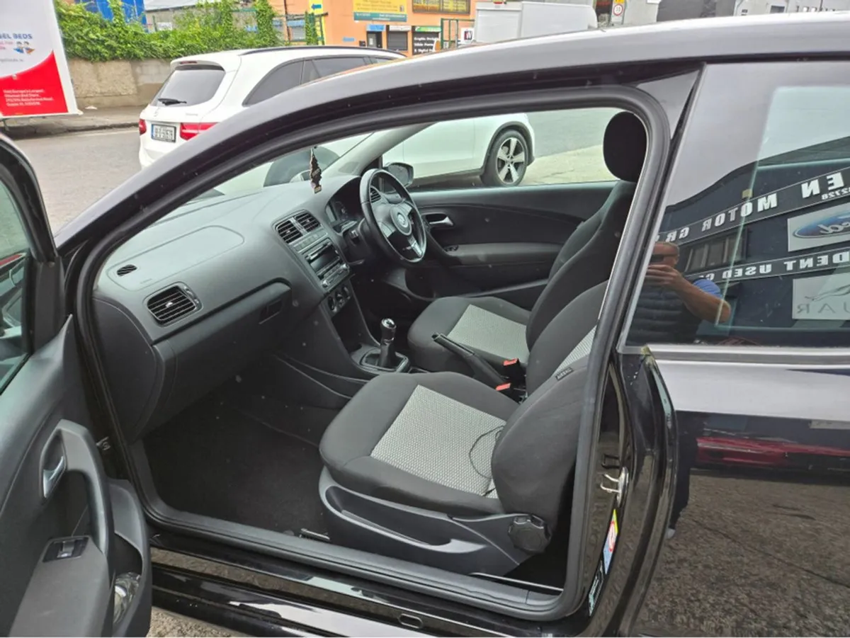 Volkswagen Polo 1.2 60hp Manual 5speed 3DR - Image 2