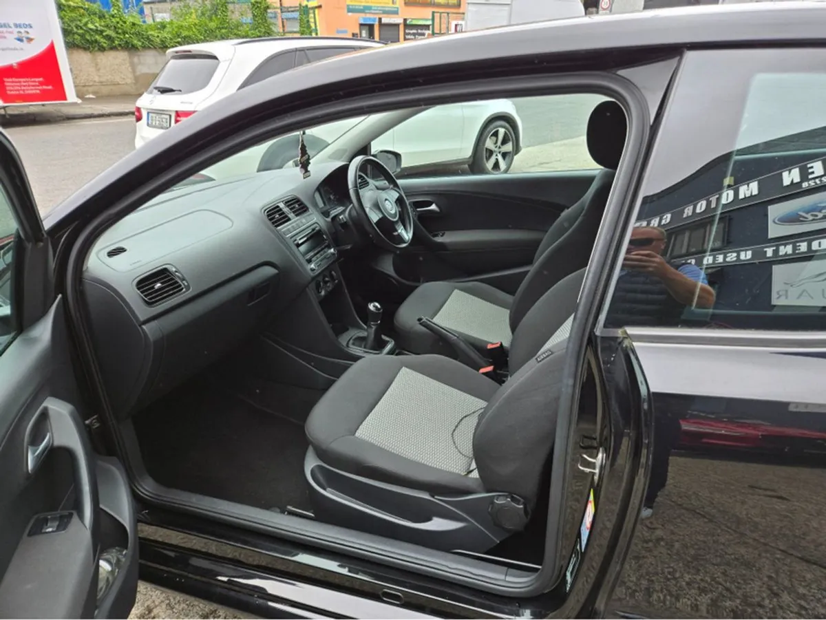 Volkswagen Polo 1.2 60hp Manual 5speed 3DR - Image 4