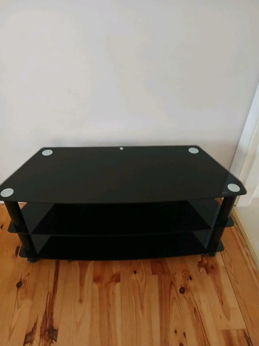 TV stand - Image 1