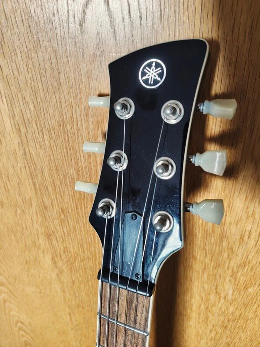 Yamaha Revstar RSS20 Black + guitar stand - Image 2