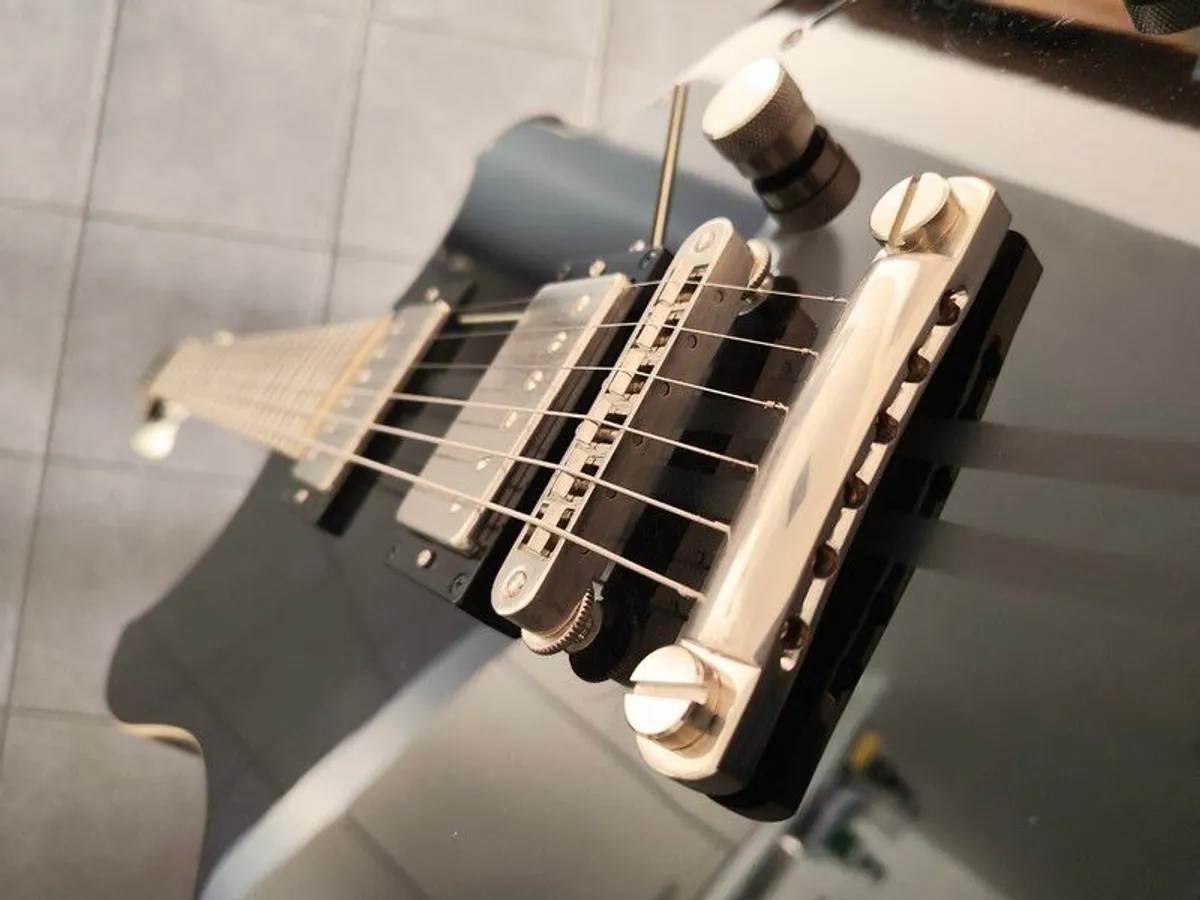 Yamaha Revstar RSS20 Black + guitar stand - Image 3
